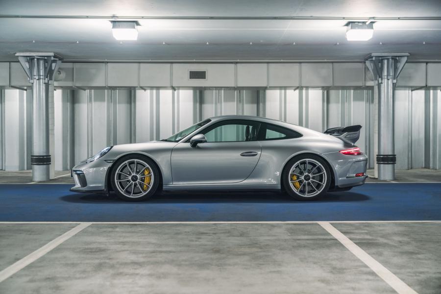  Porsche 911 GT3 (991) 2017 года  (UK) (фото 35 из 42)